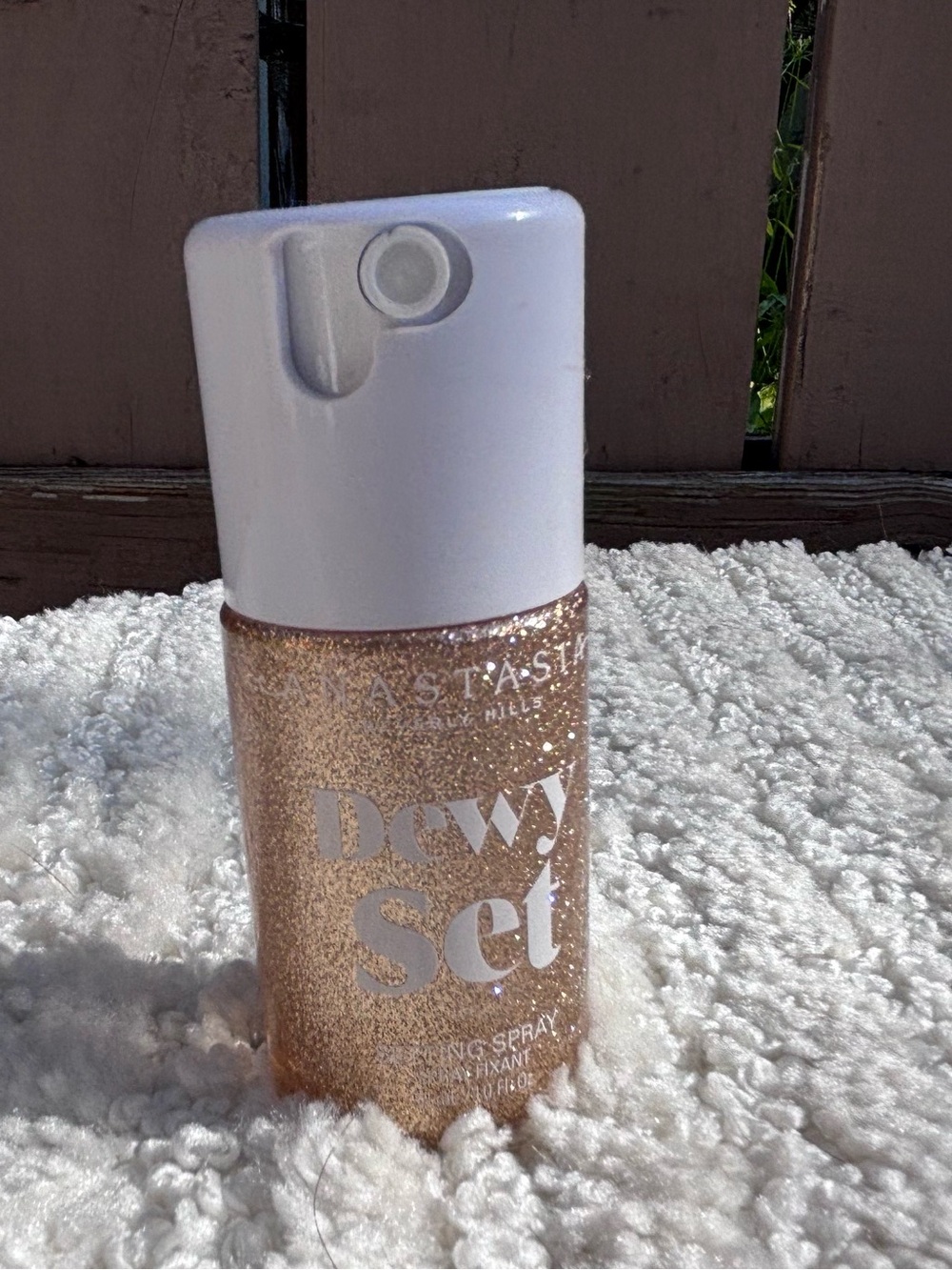 🎉BRAND NEW🎉 Dewy Set Illuminating Spray - Rose Gold Glitter